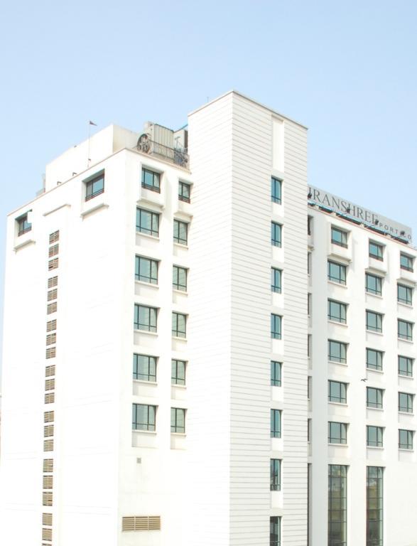 Hotel Kiranshree Portico Guwahati Esterno foto
