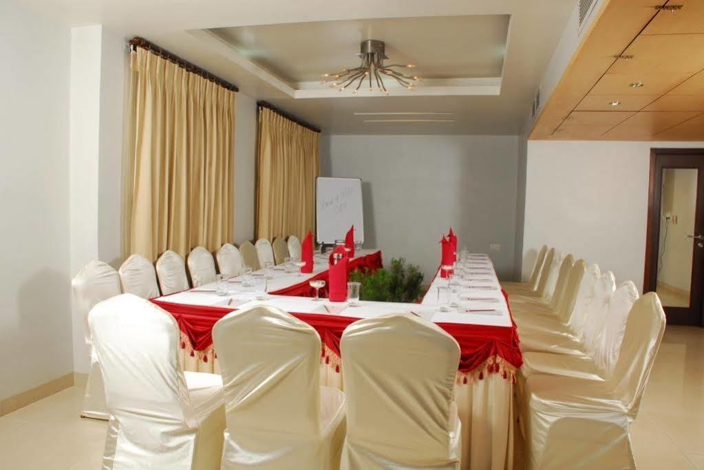 Hotel Kiranshree Portico Guwahati Esterno foto
